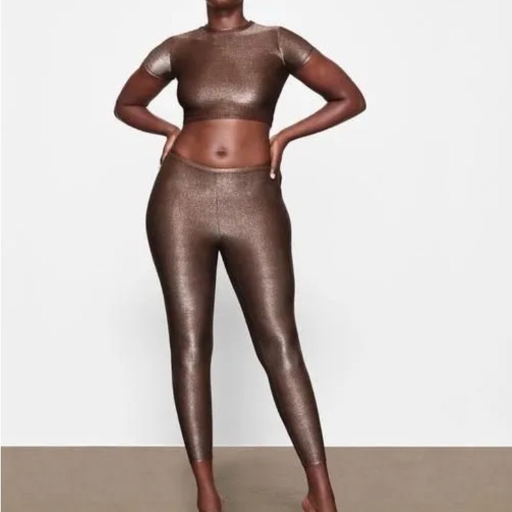 NWT SKIMS, size 4X, shimmer, metallic leggings, color, sienna,(AP-PNT-1345